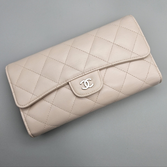 🌸CHANEL Authentic Matelassé Lambskin Long Wallet/Clutch🌸 - Picture 2 of 16